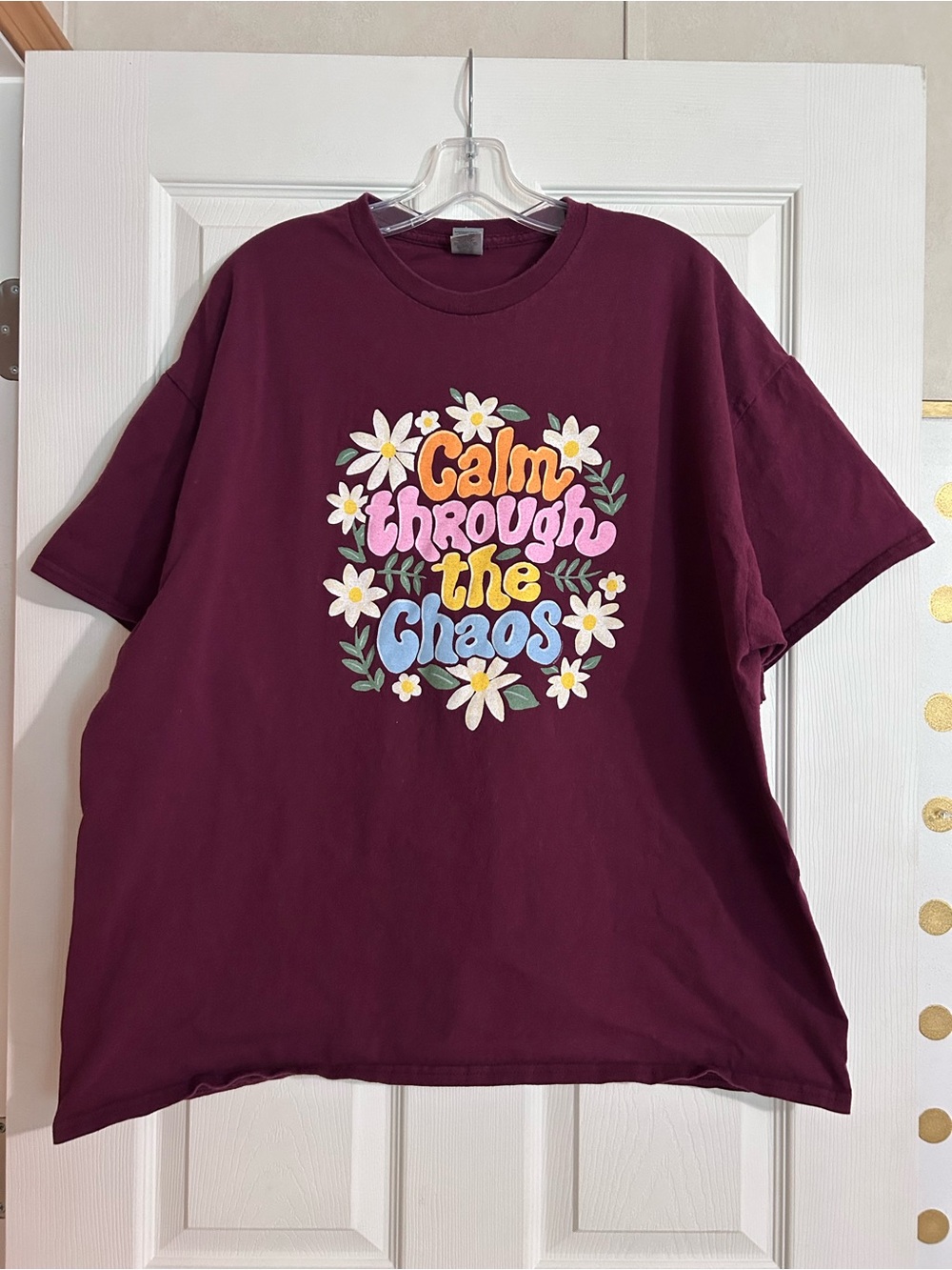 Graphic Tee "Calm Through the Chaos" - Maroon